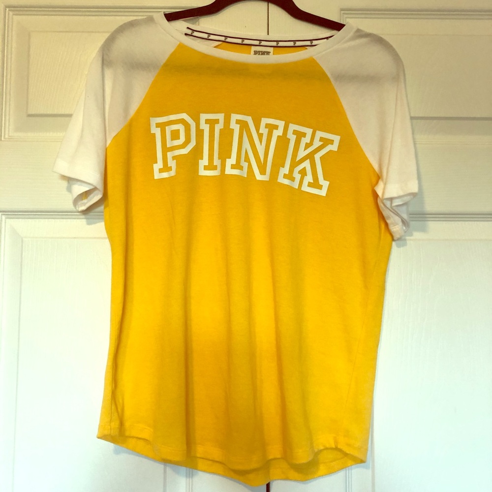 Pink by Victoria’s Secret T-Shirt 💕